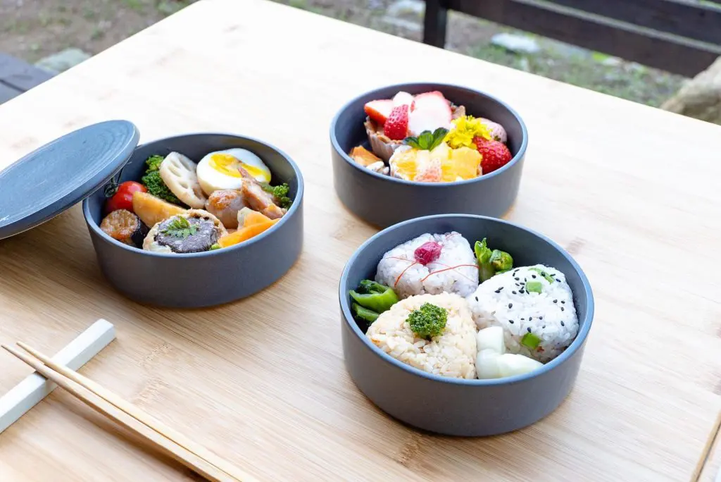 【小塩の灯り、田篭の灯りグランピング＆キャンプシアター】ご夕食「三段お重弁当」試食プラン の販売スタート